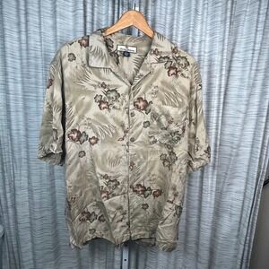 Tommy Bahama Men's Large 100% Silk Floral Hawaiian Tropical Button Up Shirt